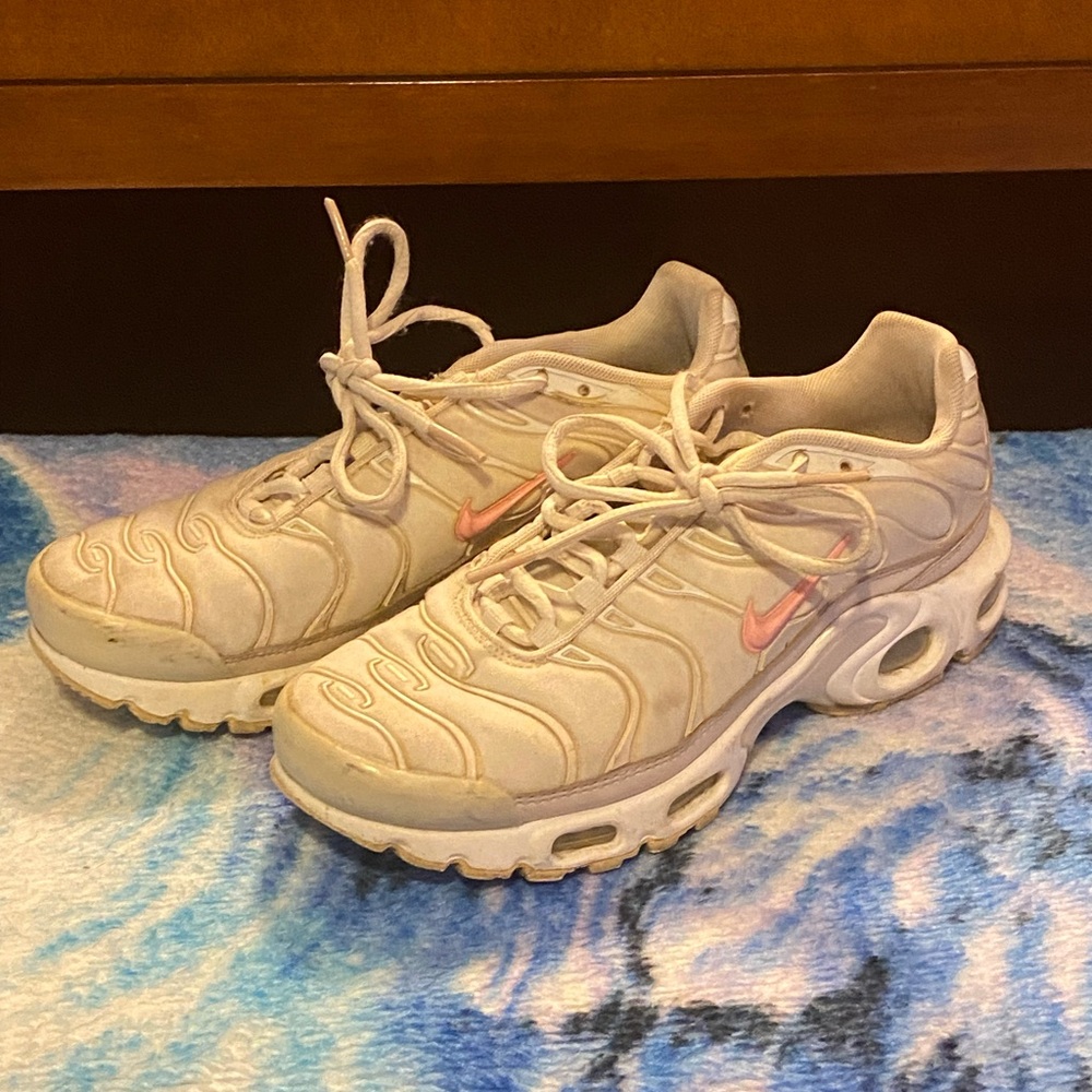 Women's Nike Pink and Sand Bleached Coral Sneakers